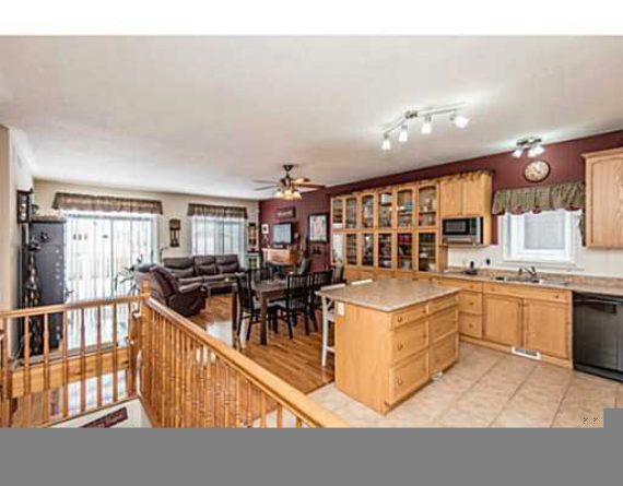 http://cdn.canadapropertylisting.com//Property/medium/3/2016/3/31/3-bedroom-single-family-property-for-sale-5247670711918709069.jpg