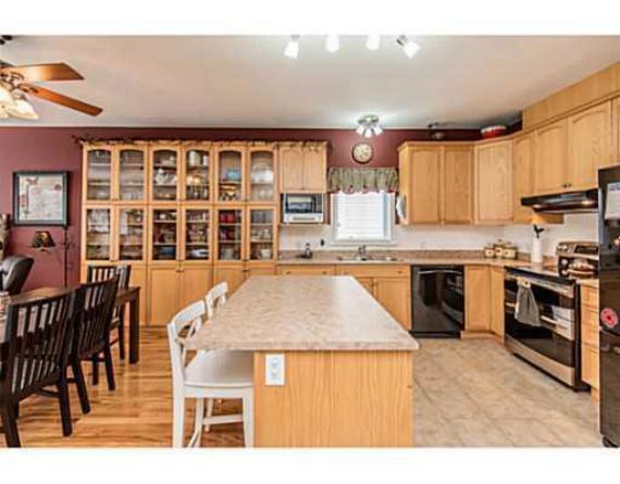 http://cdn.canadapropertylisting.com//Property/medium/3/2016/3/31/3-bedroom-single-family-property-for-sale-5247670711918719070.jpg