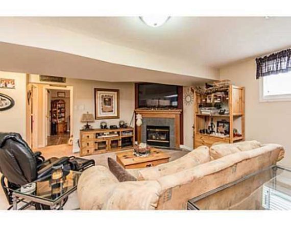 http://cdn.canadapropertylisting.com//Property/medium/3/2016/3/31/3-bedroom-single-family-property-for-sale-5247670711918809079.jpg