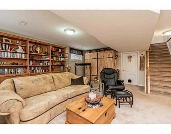 http://cdn.canadapropertylisting.com//Property/medium/3/2016/3/31/3-bedroom-single-family-property-for-sale-5247670711918819080.jpg