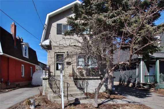 http://cdn.canadapropertylisting.com//Property/medium/3/2016/3/31/3-bedroom-single-family-property-for-sale-5247670711919689167.jpg