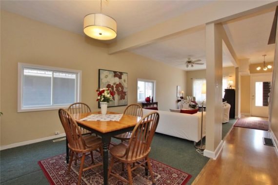 http://cdn.canadapropertylisting.com//Property/medium/3/2016/3/31/3-bedroom-single-family-property-for-sale-5247670711919739172.jpg