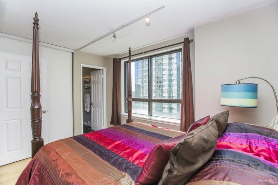 http://cdn.canadapropertylisting.com//Property/medium/3/2016/4/2/2-bedroom-condo-for-sale-5247670711926499848.jpg