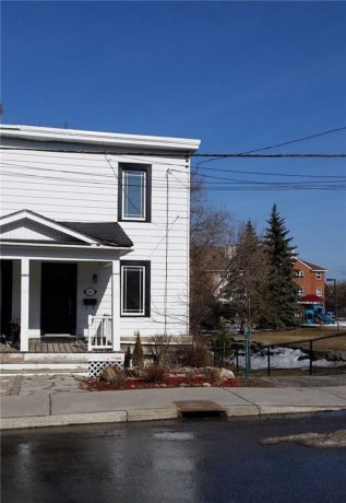 http://cdn.canadapropertylisting.com//Property/medium/3/2016/4/2/2-bedroom-single-family-property-for-sale-5247670711959343132.jpg