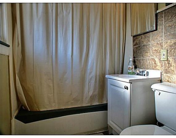 http://cdn.canadapropertylisting.com//Property/medium/3/2016/4/6/3-bedroom-single-family-property-for-sale-5247670712005397737.jpg