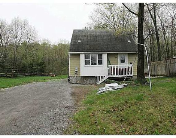 http://cdn.canadapropertylisting.com//Property/medium/3/2016/4/6/3-bedroom-single-family-property-for-sale-5247670712005457743.jpg
