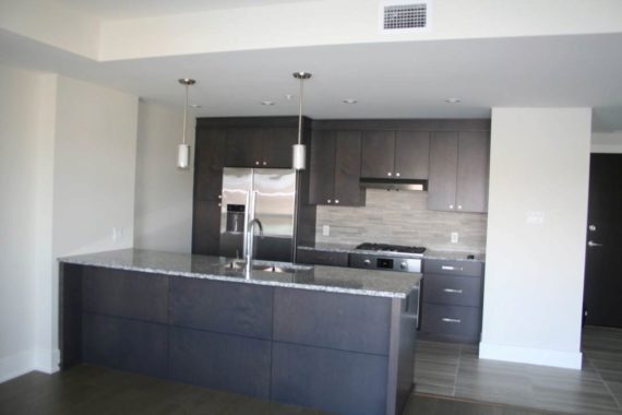 http://cdn.canadapropertylisting.com//Property/medium/3/2016/6/6/1-bedroom-condo-for-sale-5247693866827782890.jpg