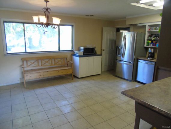 http://cdn.canadapropertylisting.com//Property/medium/3/2016/7/28/4-bedroom-property-for-sale-5247738976249015636.jpg
