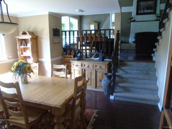 http://cdn.canadapropertylisting.com//Property/medium/3/2016/7/28/4-bedroom-property-for-sale-5247738976262756422.jpg