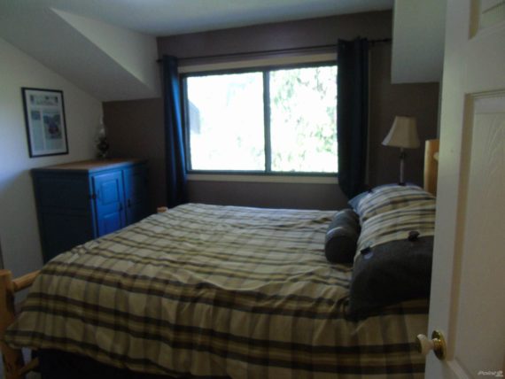 http://cdn.canadapropertylisting.com//Property/medium/3/2016/7/28/4-bedroom-property-for-sale-5247738976285927747.jpg