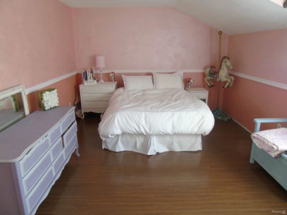 http://cdn.canadapropertylisting.com//Property/medium/3/2016/7/28/4-bedroom-property-for-sale-5247738976290508009.jpg