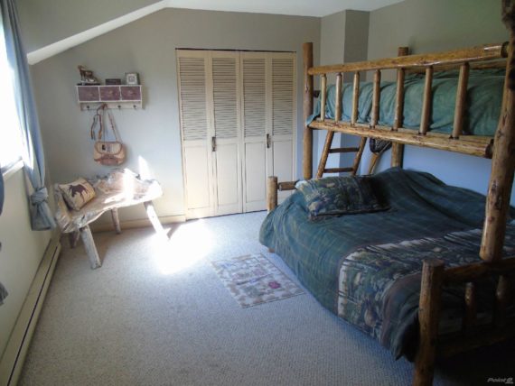 http://cdn.canadapropertylisting.com//Property/medium/3/2016/7/28/4-bedroom-property-for-sale-5247738976293628188.jpg
