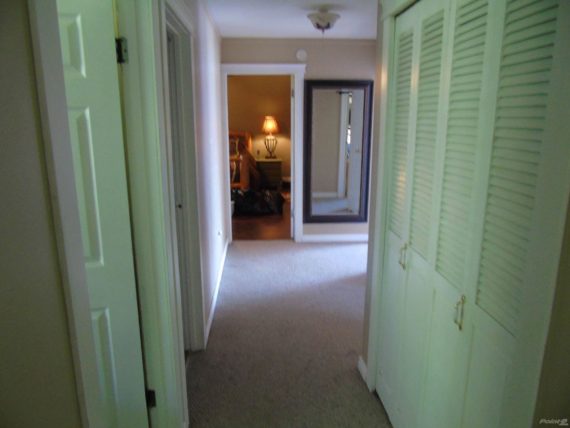 http://cdn.canadapropertylisting.com//Property/medium/3/2016/7/28/4-bedroom-property-for-sale-5247738976293838200.jpg