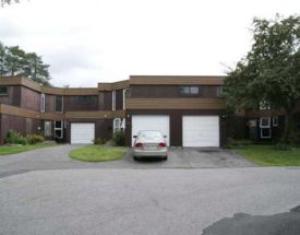 3 Bedroom Single_Family_Property For Sale in 68 COMPATA WAY, Ottawa, Ontario K1B4W9
